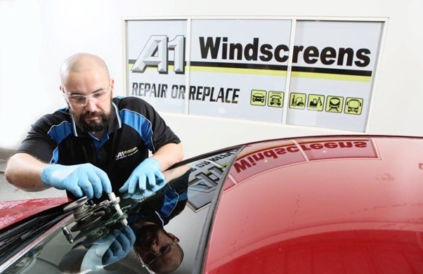windscreen-crack.jpg