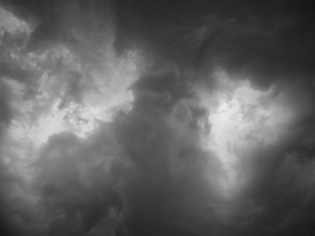 storm-845490_1920.jpg