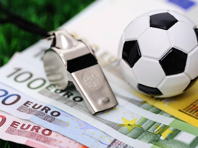 money-football-pic.jpg