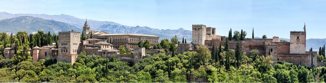 alhambra-1285842_1920.jpg