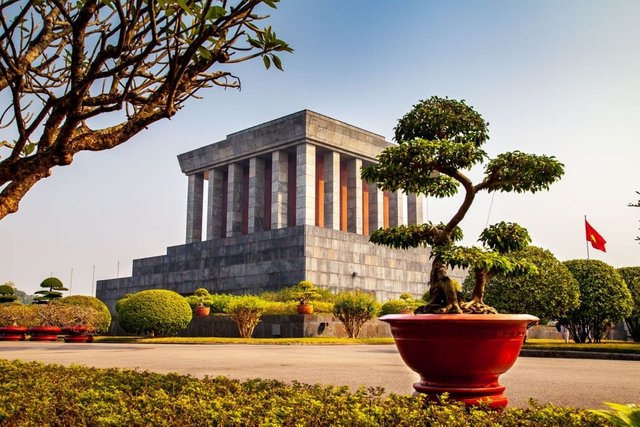 ho-chi-minh-mausoleum-1_1662727259.jpg