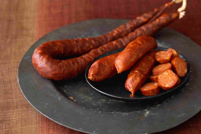 Spanish-chorizo-GettyImages-86160743-5930e0463df78c08ab574d7e.jpg