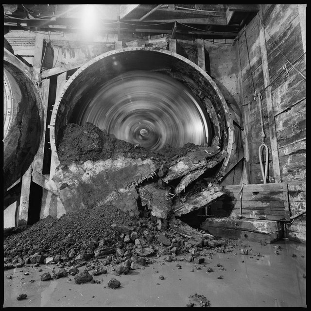 tbm-turning-at-hole-thru-2016_x1800.jpg