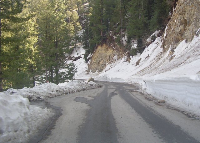 Road_to_Nathiagali.JPG