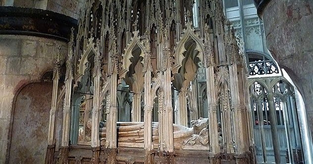 7a-edward-ii-tomb.jpg