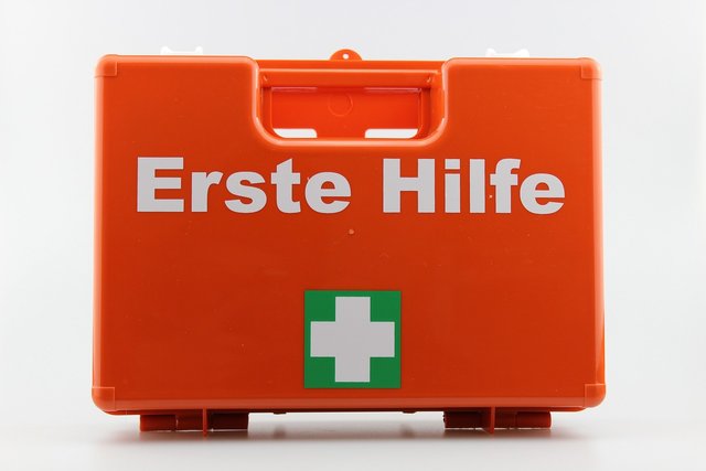 first-aid-kit-4535145_1280.jpg