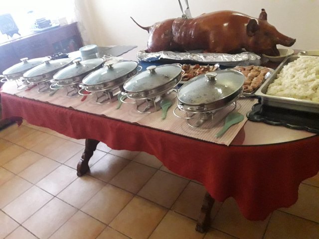 lechon xmas.jpg