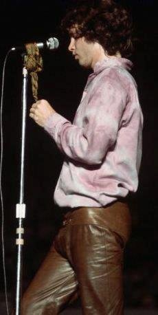 Jim Morrison Singer Bowl 1968.jpg