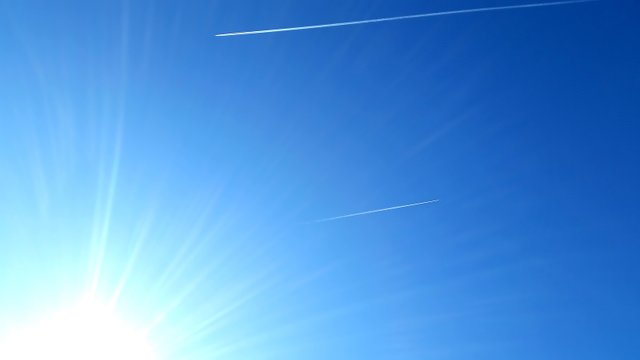 20181112_113457 spreadfire1 sky sun planes noisereduced.jpg