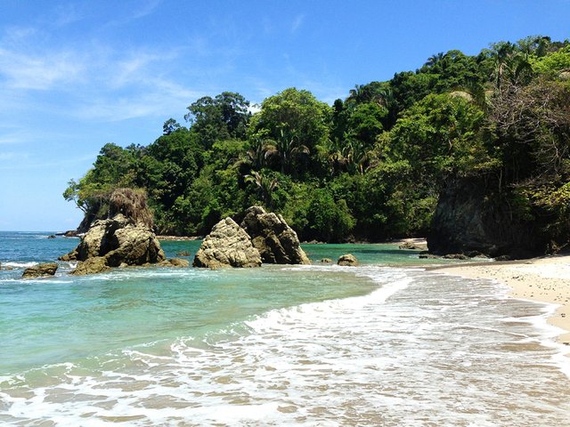 playa manuel antonio.jpg