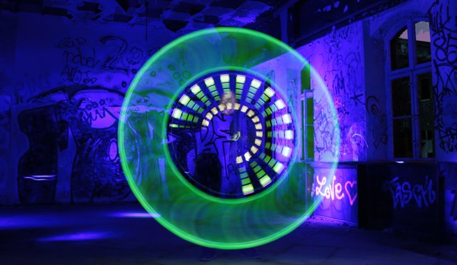 LightPainting-Gunnar-Heilmann-Spindlersfeld-smile-face-show.jpg