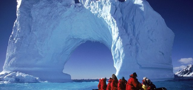 antarctica-travel-holiday-wallpapers_88-e1432242653113.jpg