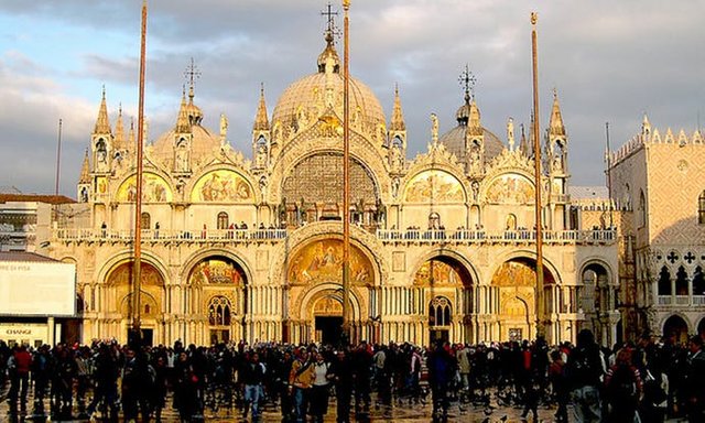 skip-the-line-best-of-venice-walking-tour-with-st-mark-s-basilica-english-guide_header-16239.jpg