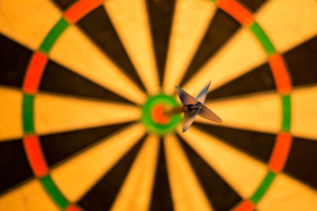 bullseye-dart-dartboard-15812.jpg