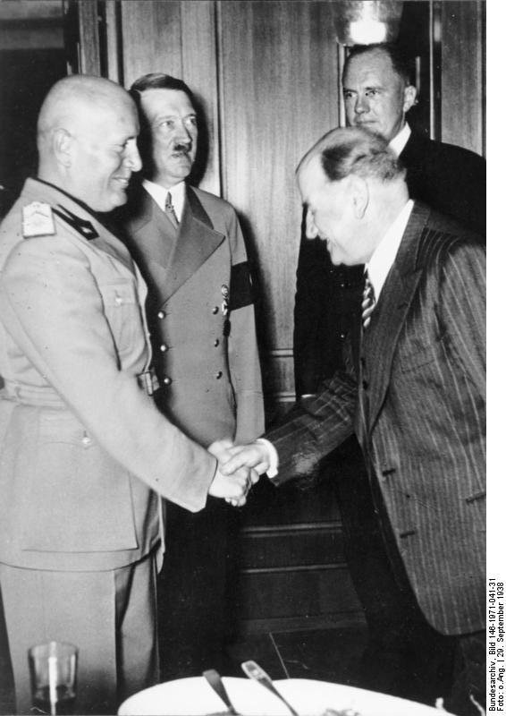 Bundesarchiv_Bild_146-1971-041-31,_Münchener_Abkommen,_Mussolini,_Hitler,_Daladier.jpg
