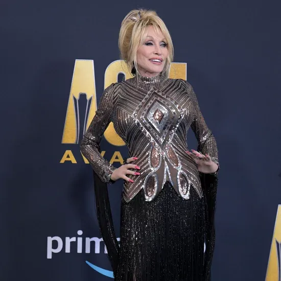 dolly-parton-declines-rock-and-roll-hall-of-fame-nomination.webp