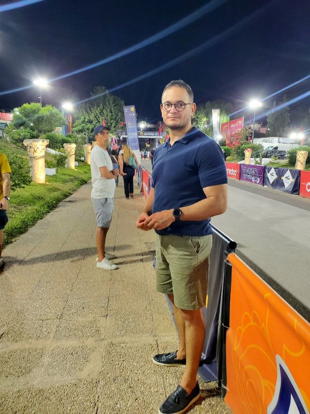 au queue.jpeg