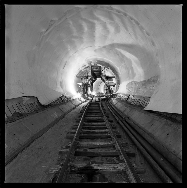 tunnel-below-hollywood-blvd-1995_x1800.jpg