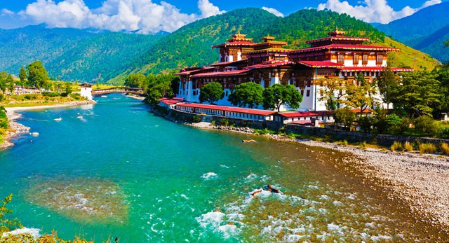 1vvB5JWwxGfQRILG_Family-Attractions-in-Bhutan.jpg