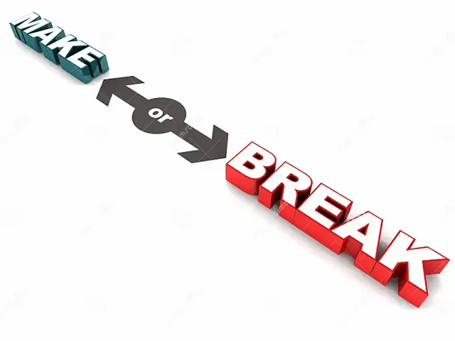 make-break-situation-concept-white-background-colored-text-opposite-sides-to-choose-32338358.webp