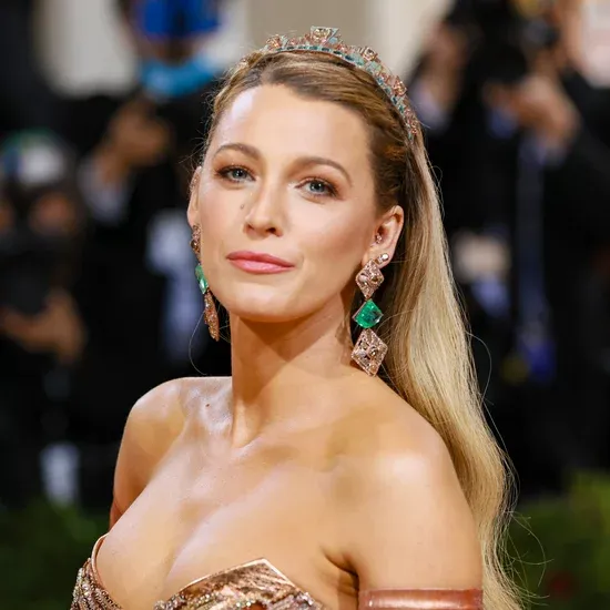 blake-lively-nail-art-met-gala.webp