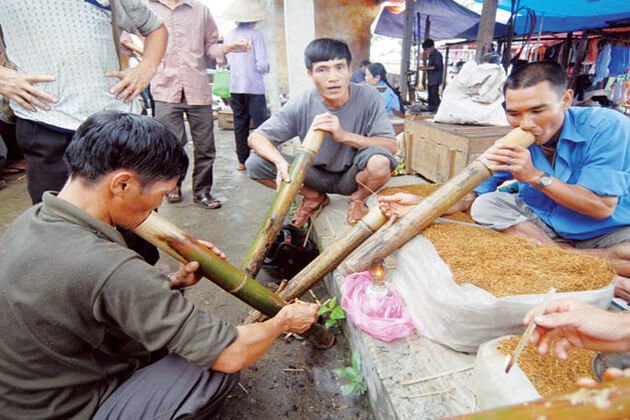 Thuoc-Lao-in-Vietnm.jpg