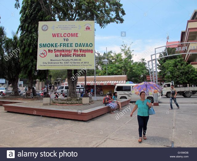 a-billboard-that-reads-welcome-to-smokefree-davao-in-davao-the-philippines-G15WDB.jpg