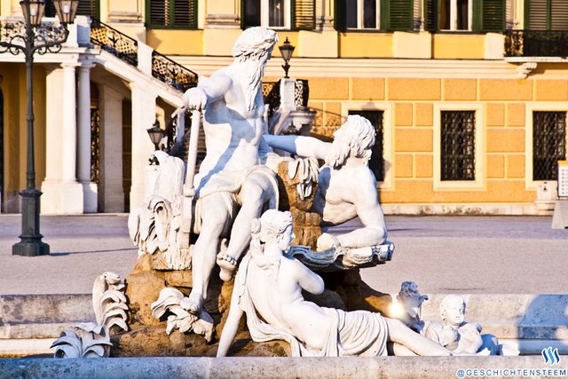 schönbrunn-ohne-menschen-brunnen.jpg