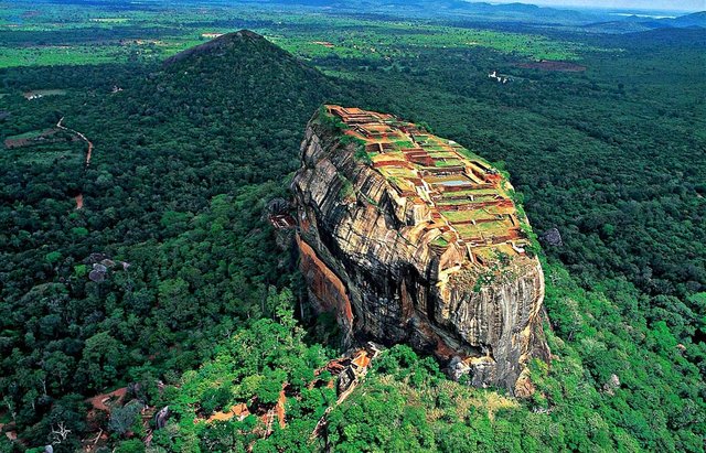 sigiriya-01.jpg