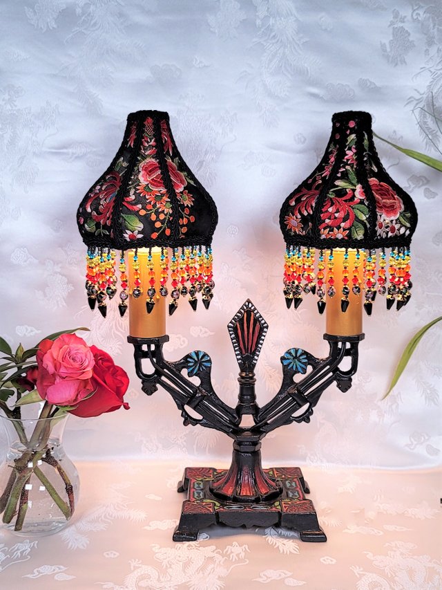 elegance-lamps-victorian-lampshades-noir (0).jpg