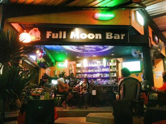 fullmoon-bar-and-cocktails22.jpg