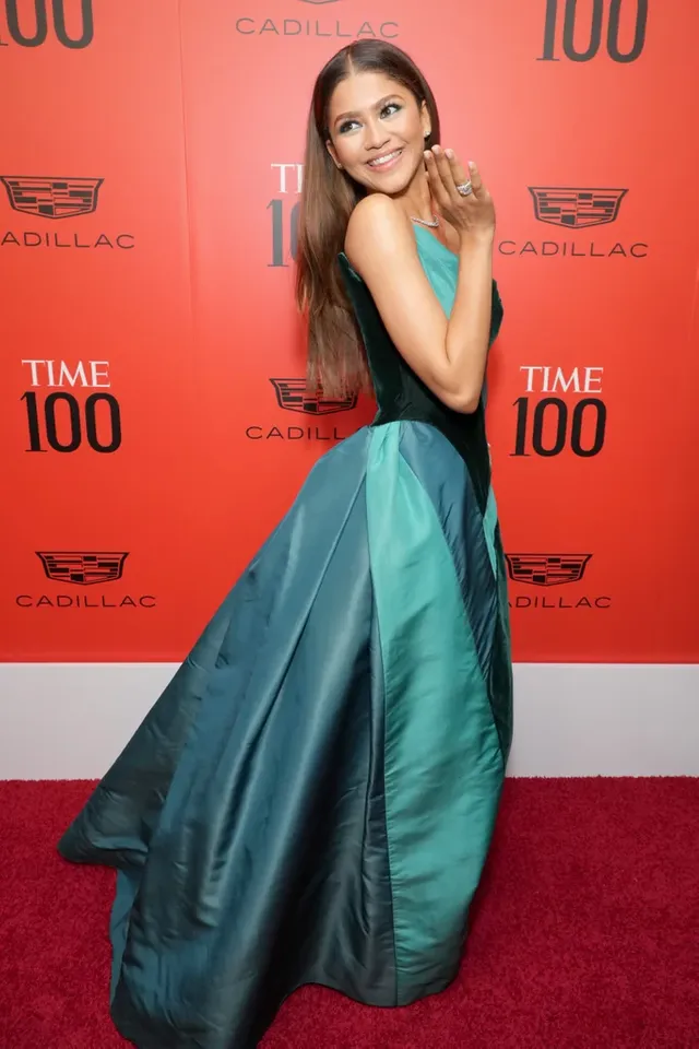 zendaya-supermodel-nails-time-100-gala (1).webp