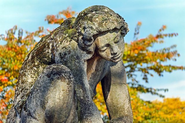 Girl-Sitting-Fig-Kummer-Stone-Sculpture-Suffering-1801600.jpg