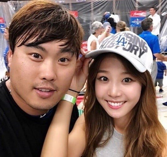 Los Angeles Dodgers pitcher Hyun-Jin Ryu and his wife Bae Ji Hyun