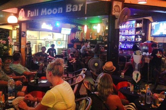 fullmoon-bar-and-cocktails.jpg