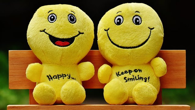 yellow-plush-toy-smiley-wallpaper-preview.jpg