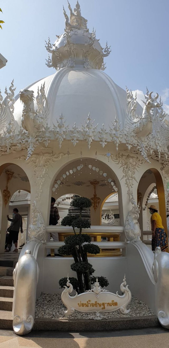 Wat Rong Khun8.jpg