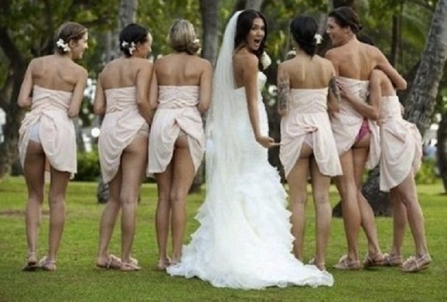 Mooning-Bridesmaids-3.jpg