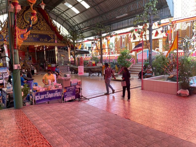 Wat Takien Floating Market12.jpg