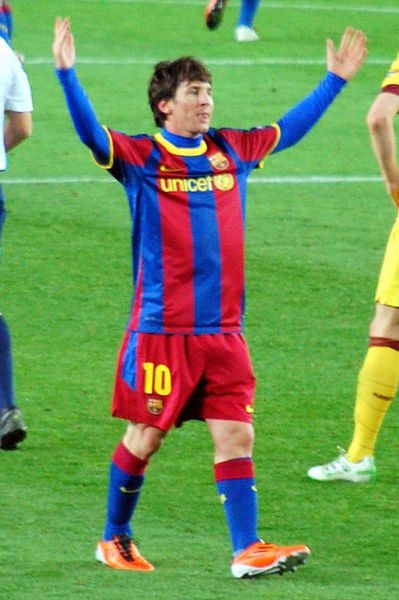 399px-Lionel_Messi_2,_2011.jpg