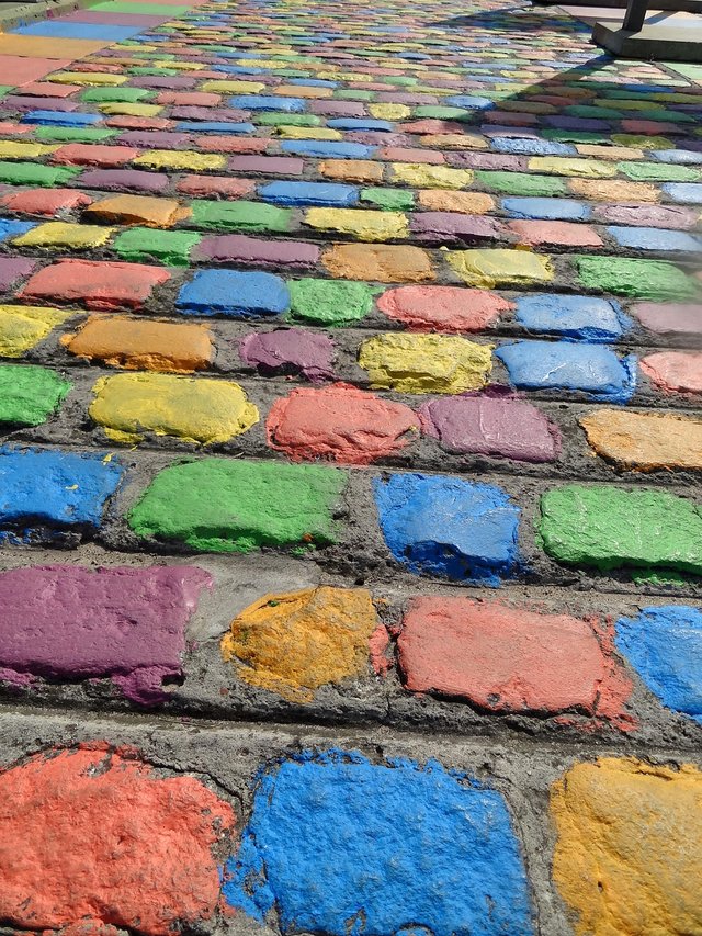 cobbled-2099636_1280.jpg