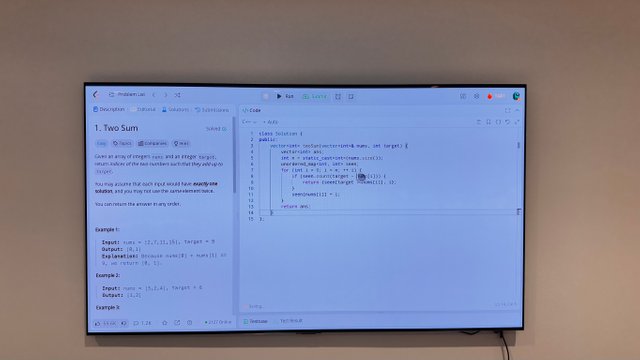 leetcode-coding-on-smart-tv-with-bluetooth-keyboard-mouse-2025-01-06 18.13.10.jpg