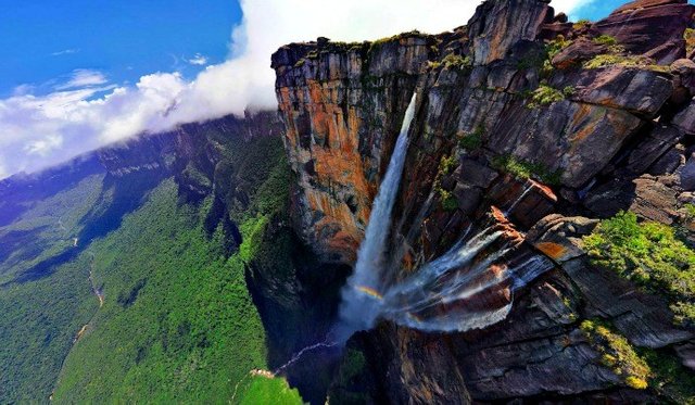 Angel-Falls-Air-Terjun-Tertinggi-di-Dunia-national-geographic.jpg