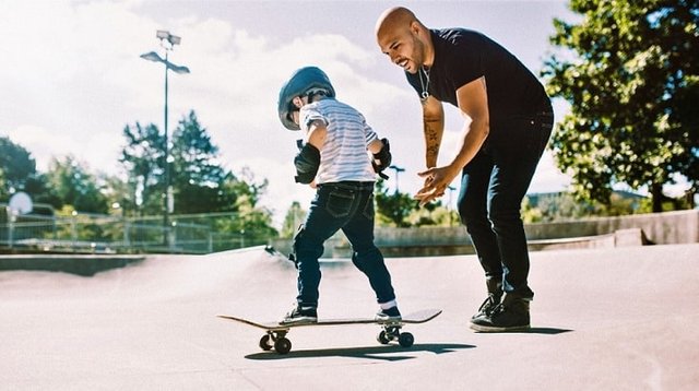 skateadvisors-how-to-teach-a-kid-to-skateboard.jpg