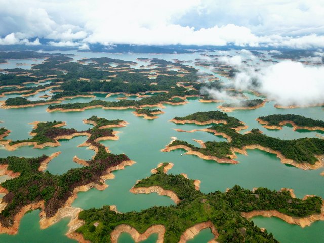 Guatapé, Antioquia, Colombia.jpg