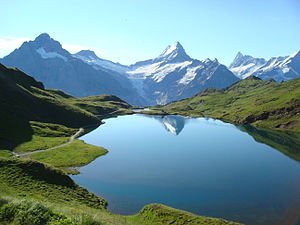 300px-Bachalpsee_reflection.jpg