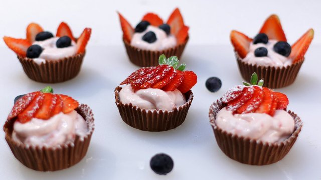 chocolate strawberry cheesecake mousse cups.jpg