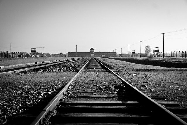 auschwitz-2559070_640.jpg