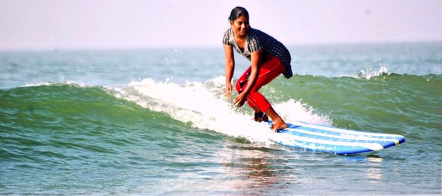Surfing girl 2.jpg