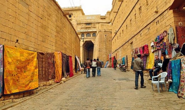 Bazaars and Havelis_manakchowk.jpg.jpg